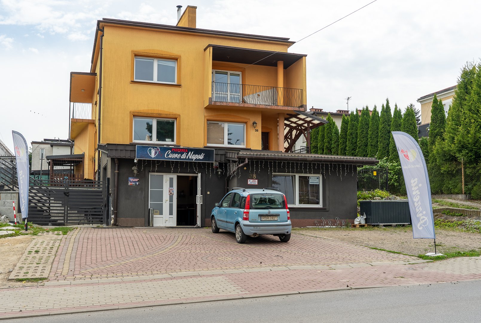 Budynek pizzerii Cuore di Napoli - Powstańców Warszawskich 38 w Krośnie